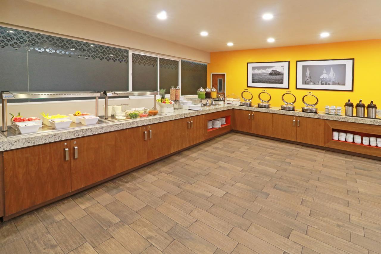 Wyndham Garden Guadalajara Acueducto Ξενοδοχείο Zapopan Εξωτερικό φωτογραφία