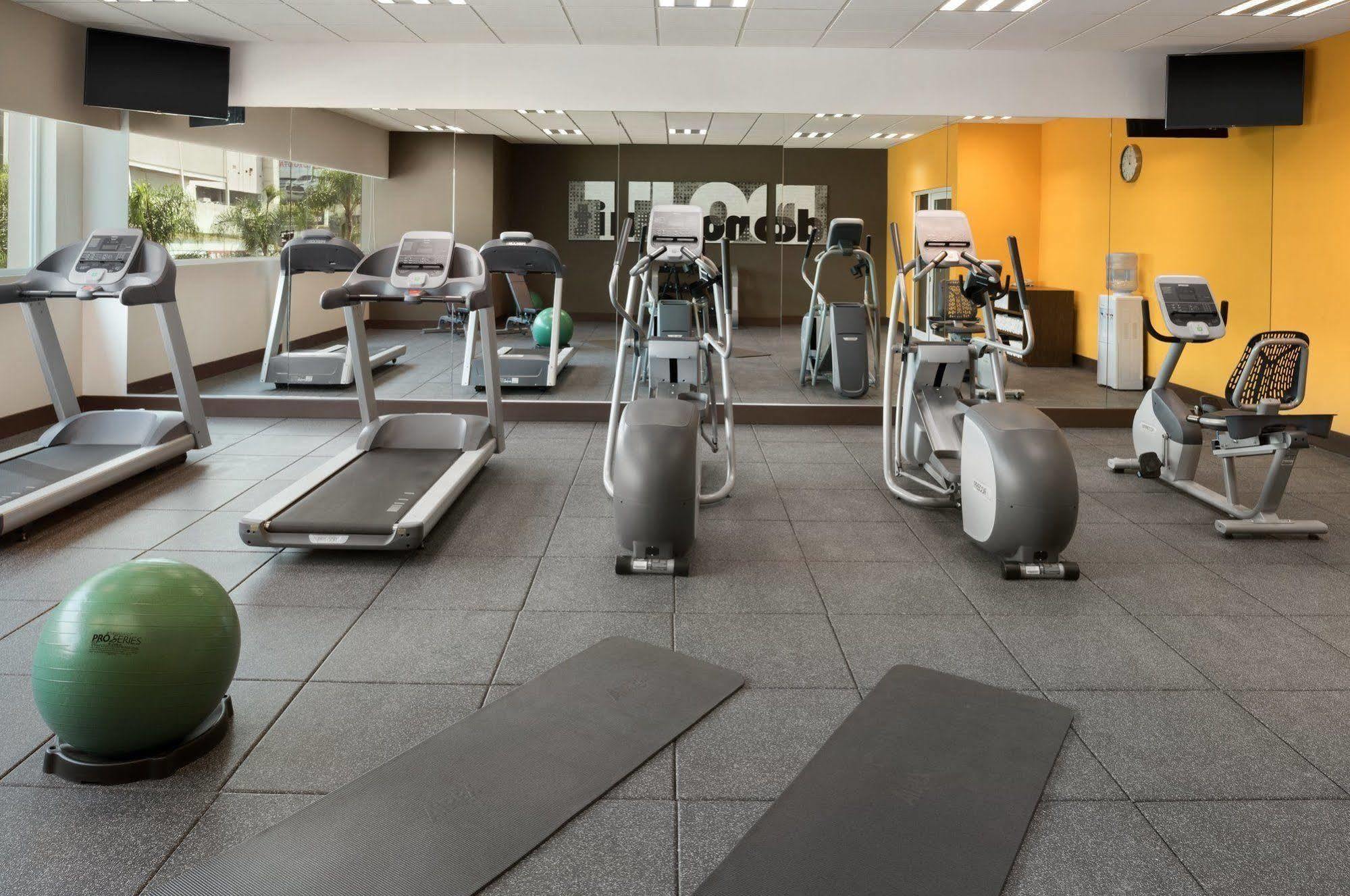 Wyndham Garden Guadalajara Acueducto Ξενοδοχείο Zapopan Εξωτερικό φωτογραφία