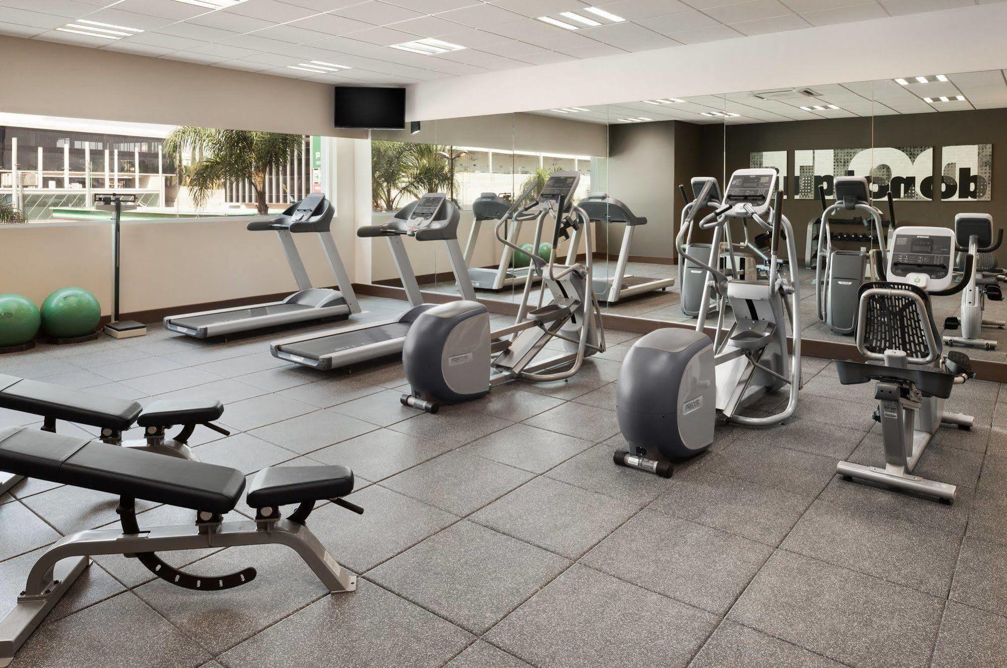 Wyndham Garden Guadalajara Acueducto Ξενοδοχείο Zapopan Εξωτερικό φωτογραφία