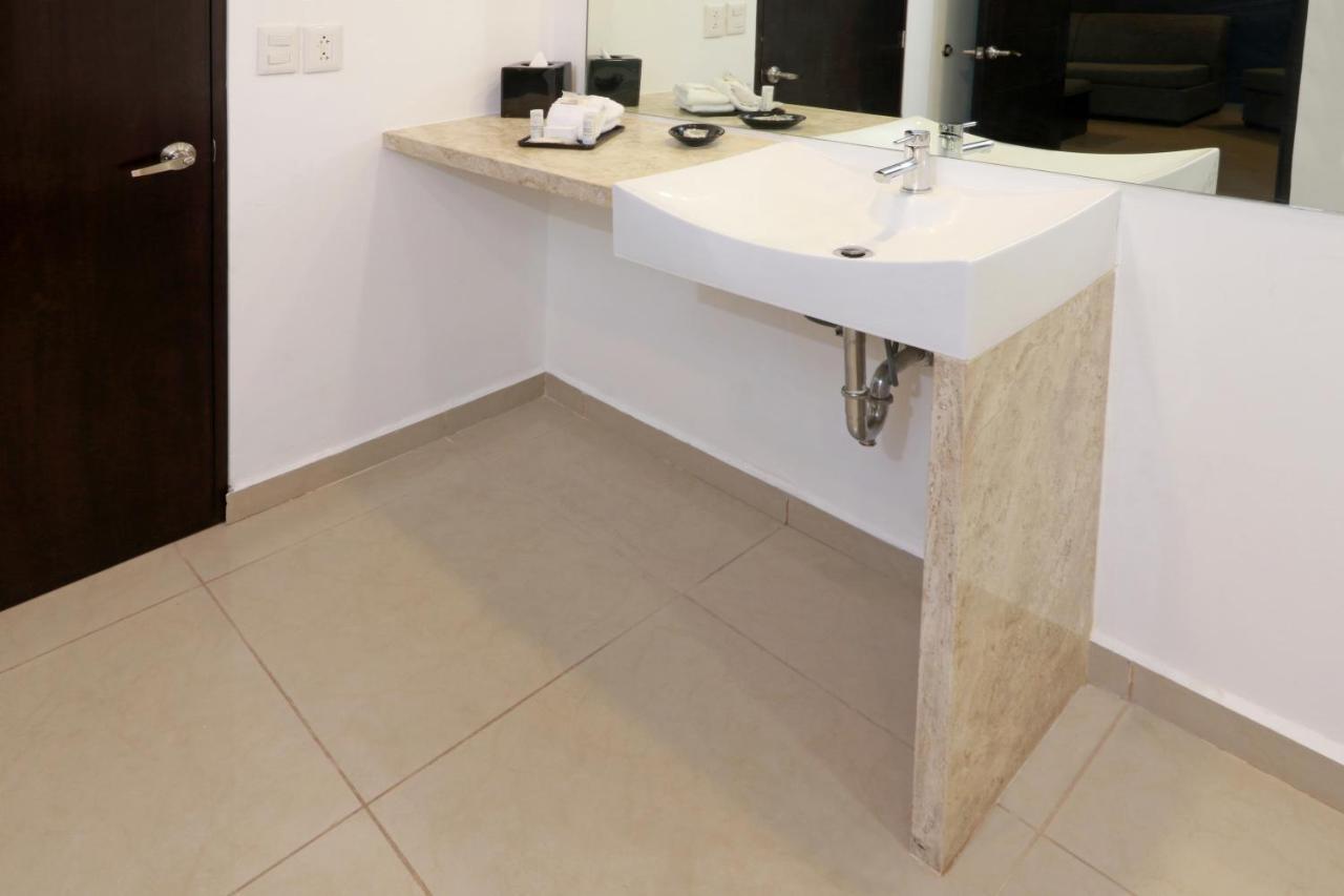 Wyndham Garden Guadalajara Acueducto Ξενοδοχείο Zapopan Εξωτερικό φωτογραφία