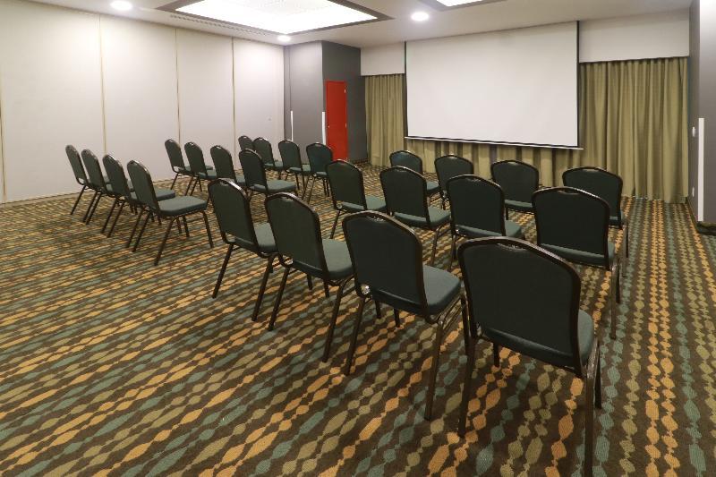Wyndham Garden Guadalajara Acueducto Ξενοδοχείο Zapopan Εξωτερικό φωτογραφία